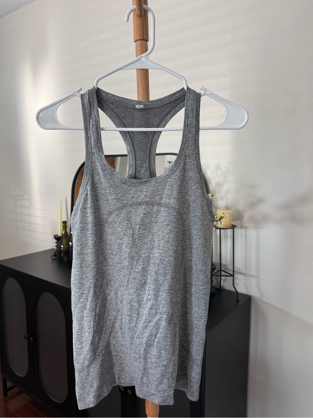 Lululemon Swiftly Tech Racerback Tank Top in Gray Women’s Size 6